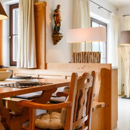 Haus Bergspitze * جارمش بارتنكيرشن
